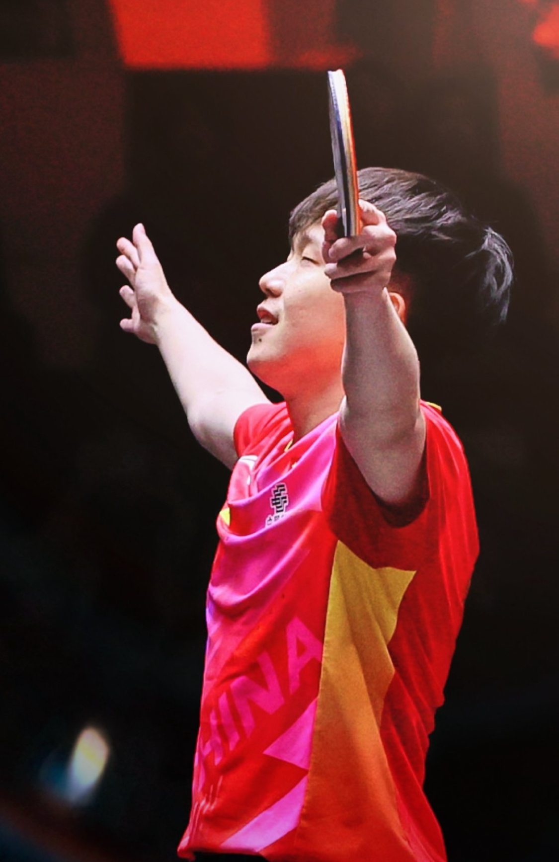 包含拼搏热血：精妙配合尽显球员风采的词条