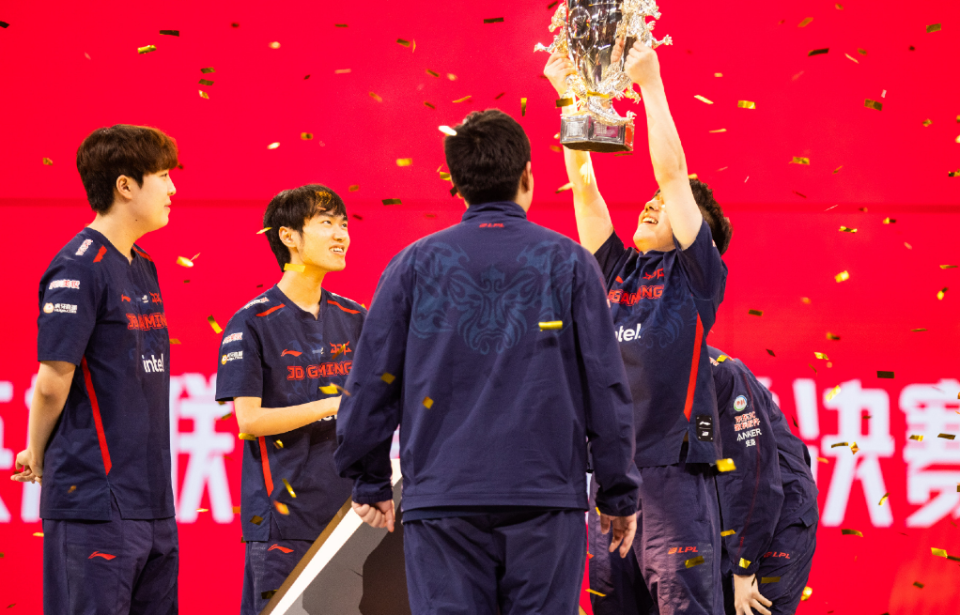 FNC翻盘DFM，Scout开启传奇时刻顶尖较量入围赛，让粉丝疯狂欢呼的简单介绍