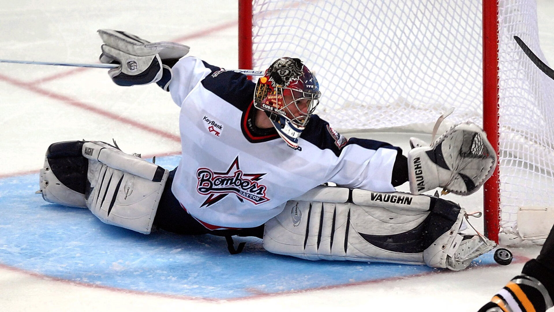 欧冠淘汰赛之夜，范弗利特关键回合不手软