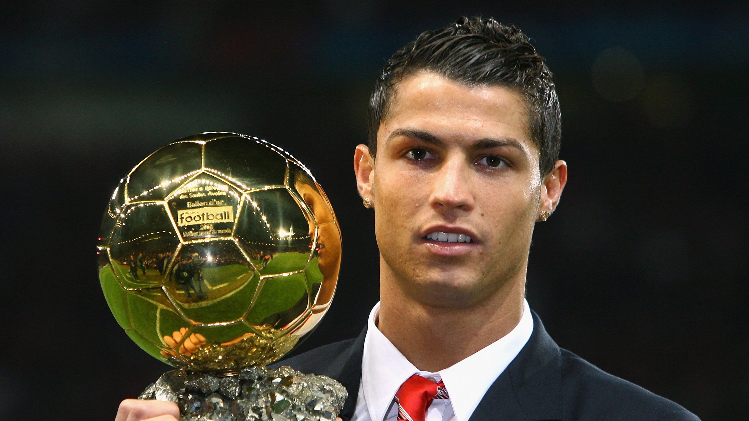 逆风翻盘，许昕火热手感点燃赛场，中国队险胜葡萄牙书写唯一经典